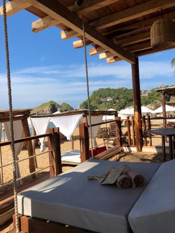 Nude & Club Zipolite