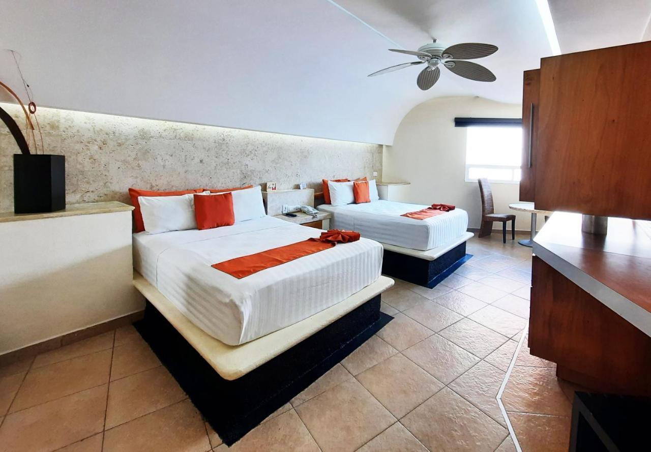 Artisan Playa Esmeralda Family Hotel