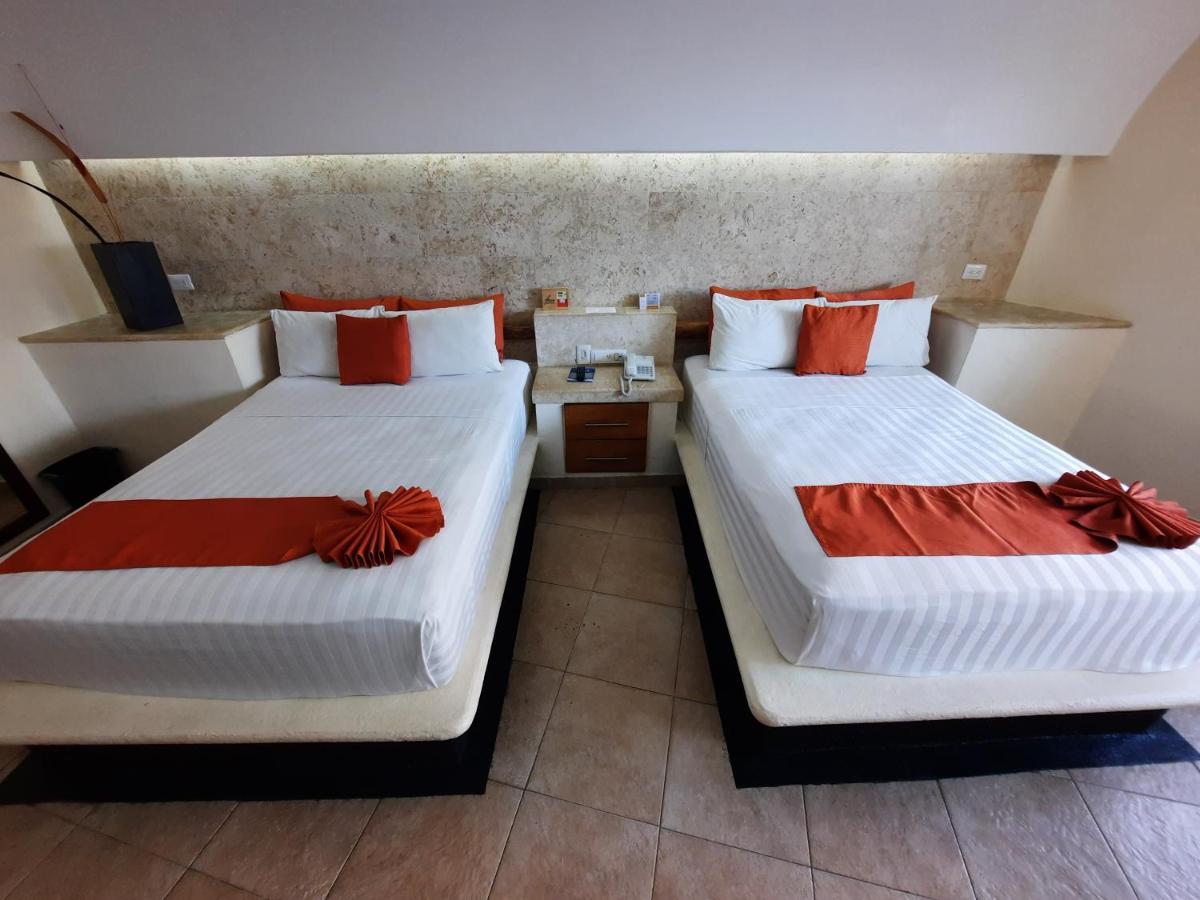 Hotel Artisan Playa Esmeralda Family 5*
