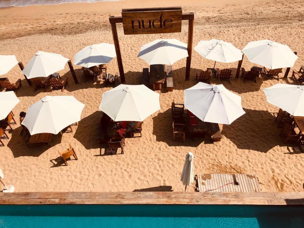 Nude & Club Zipolite