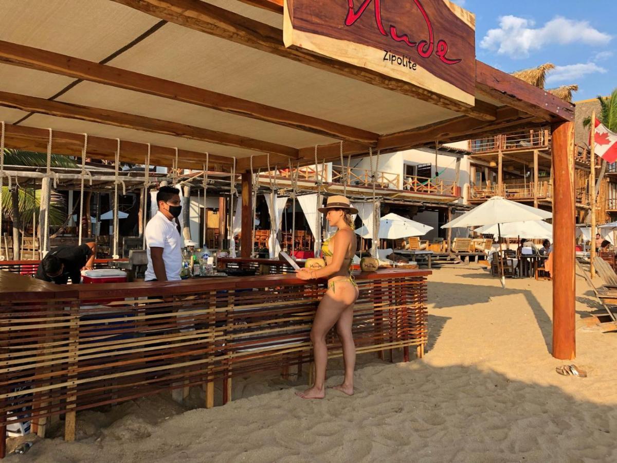 Nude & Club Zipolite