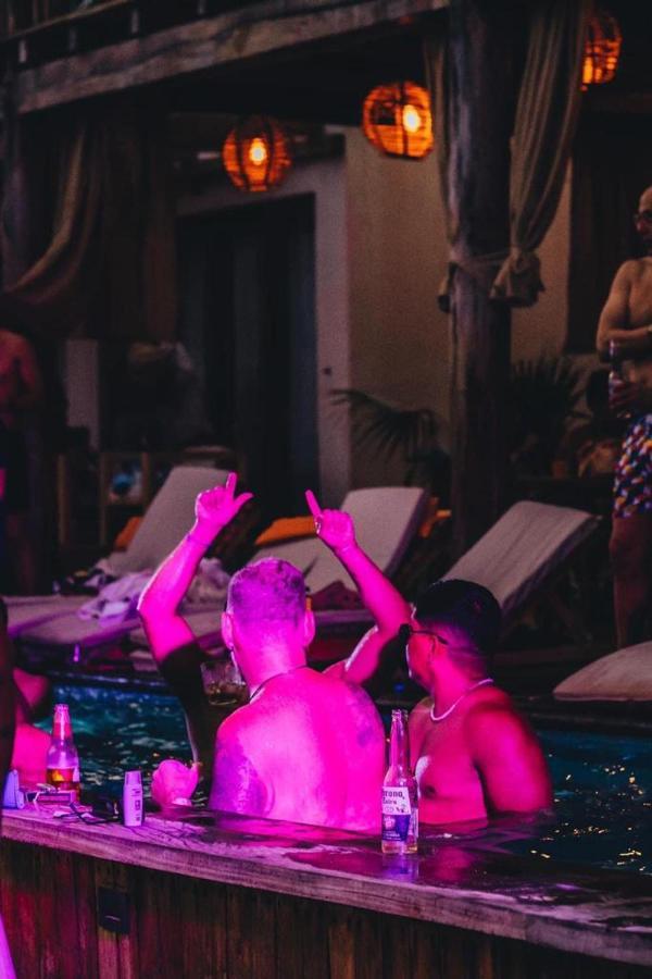 Nude & Club 3* Zipolite