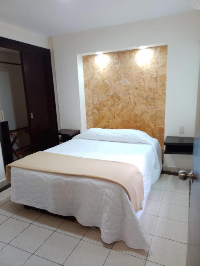 Hotel Angeles & 3*