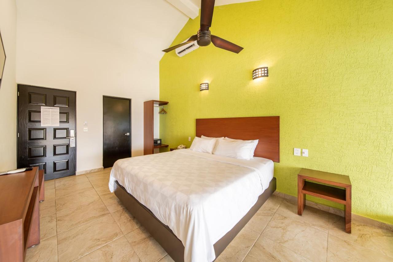 Hotel Coral Huatulco 4*