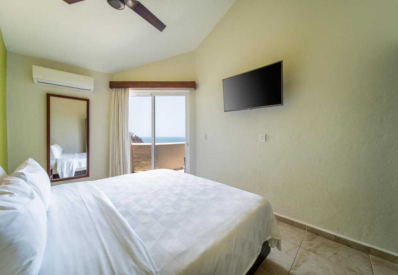 Coral Huatulco Hotel