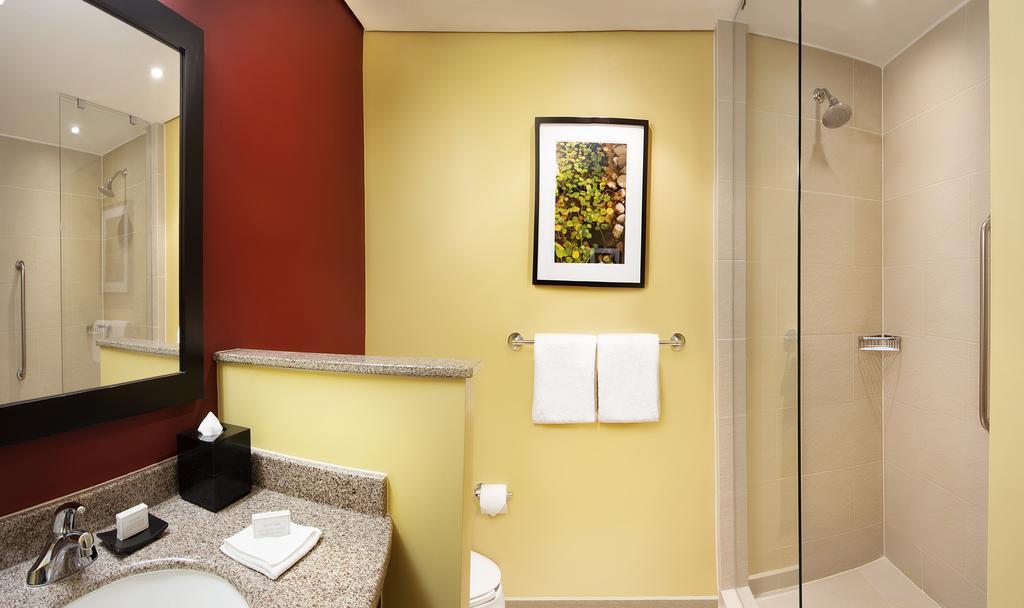 Courtyard By Marriott At The Poliforum 4* Leon