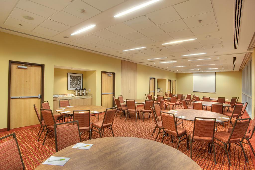 Hotel Courtyard By Marriott At The Poliforum