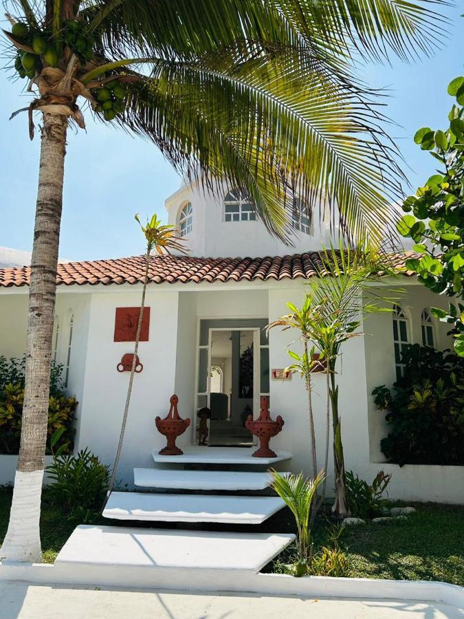 Hotel Fasol Huatulco 5*
