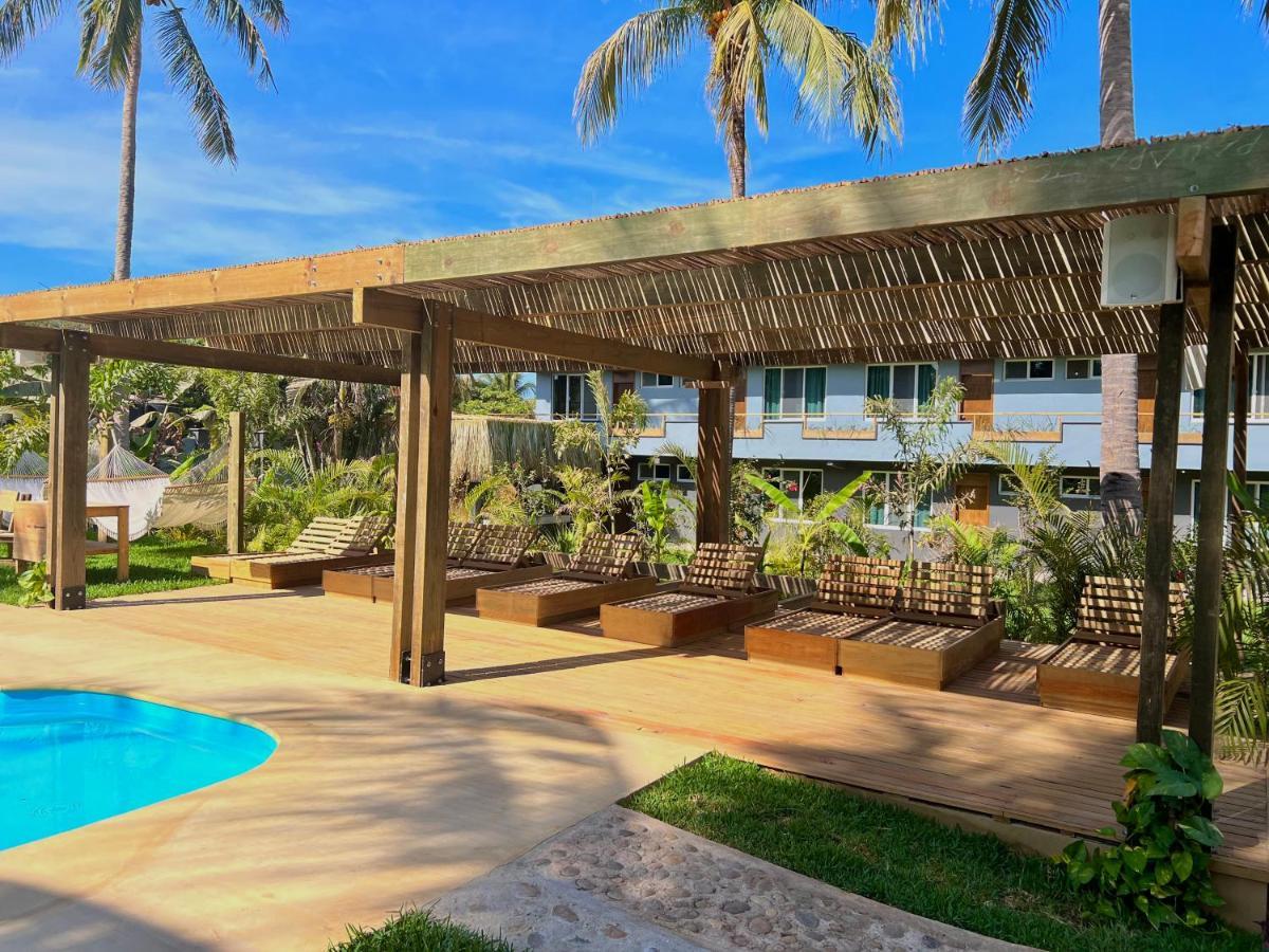 Straw Surf & Bar Hostel