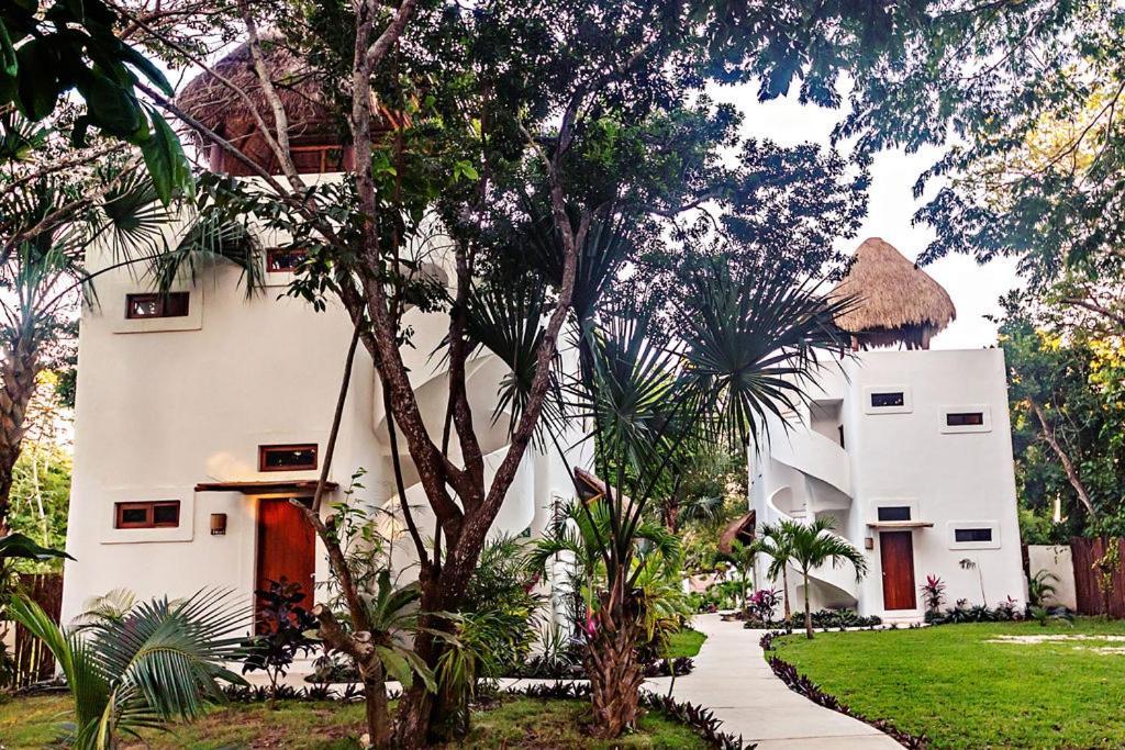 Hotel Mi Kasa Tu Kasa By Nah 4*