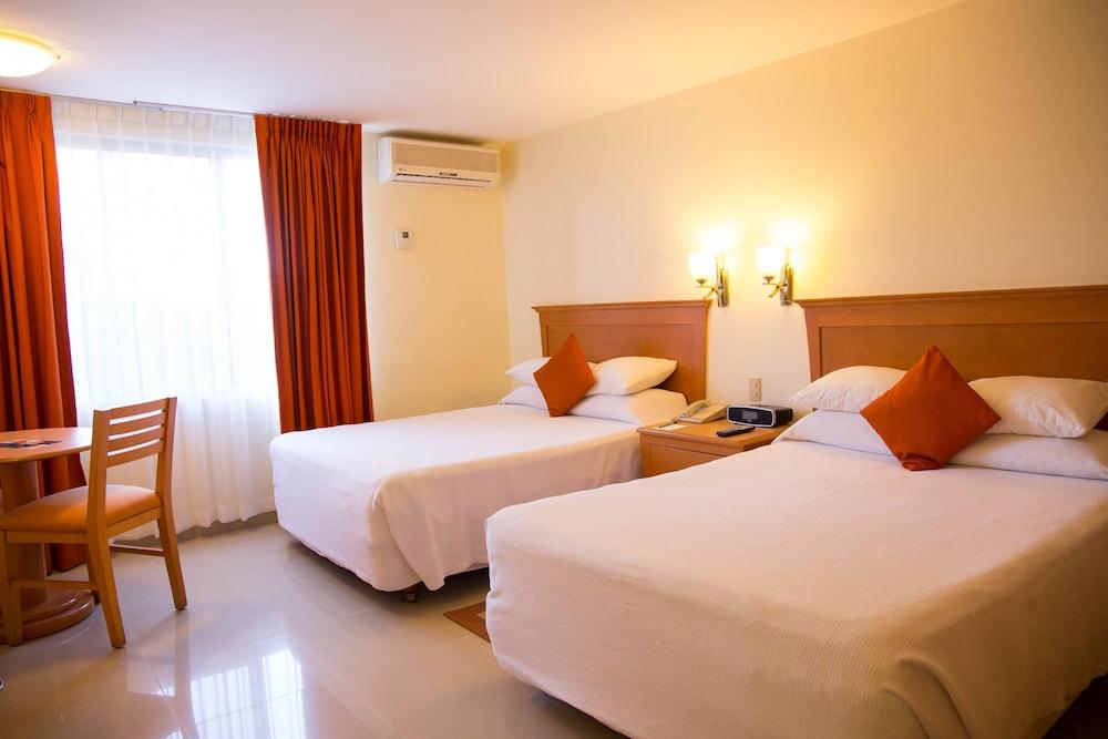 Araiza Palmira Y Centro De Convenciones Hotel 4*