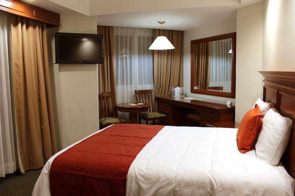 Hotel Lois 4*
