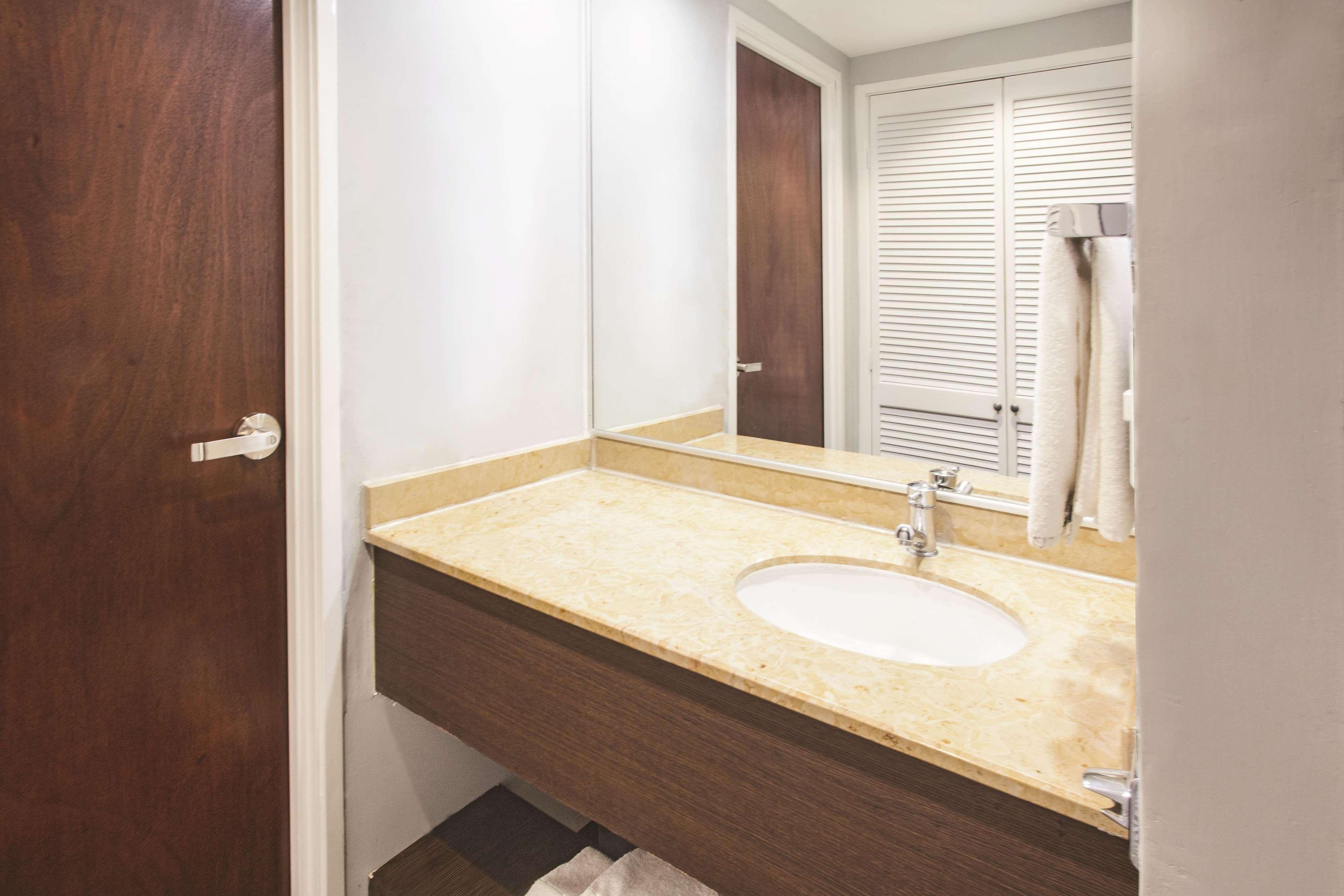 Chn Centro, Trademark Collection By Wyndham 4* Monterrey