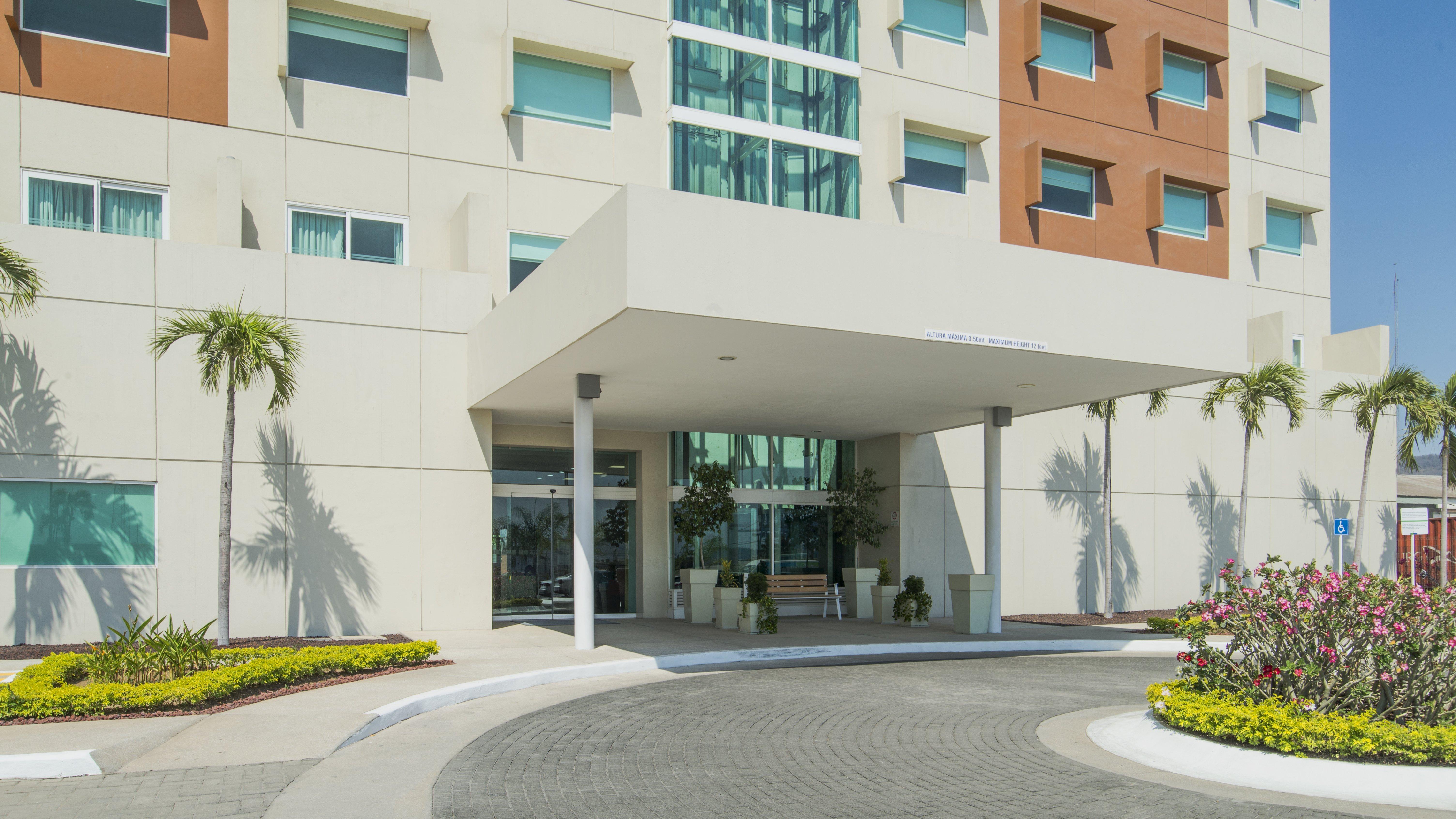Express By Ihg 4*