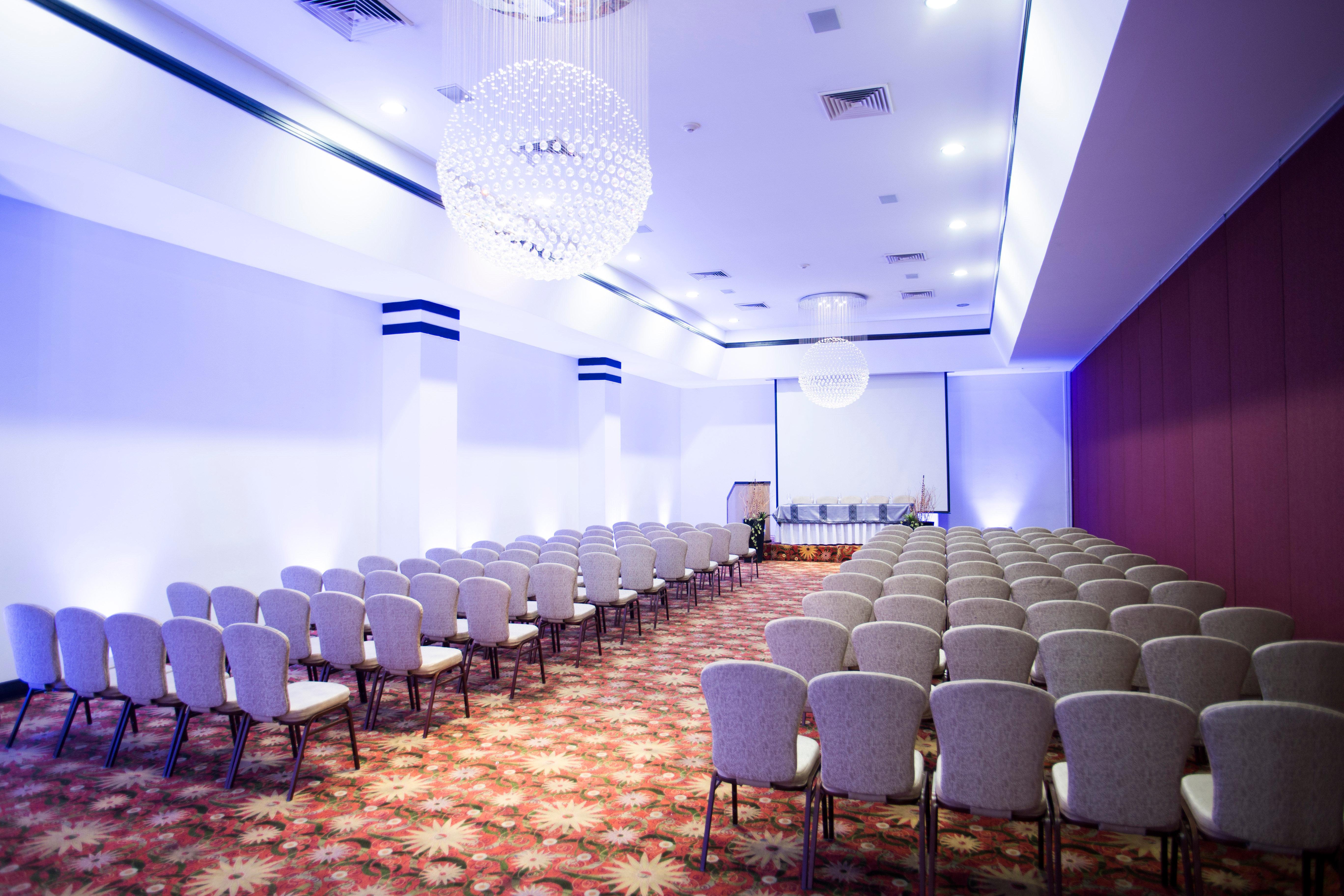 Hotel By Ihg