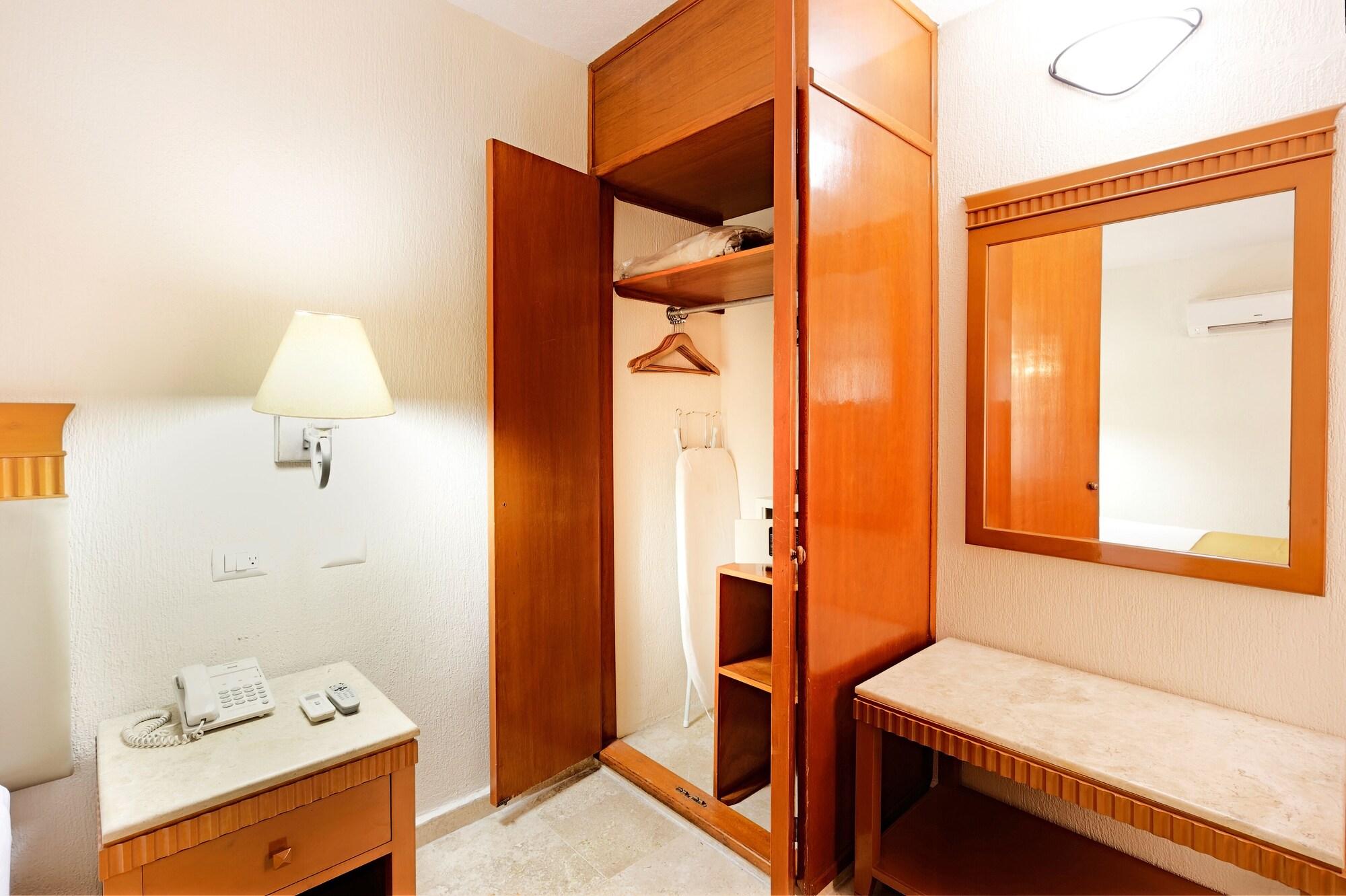 Olmeca Plaza 4*