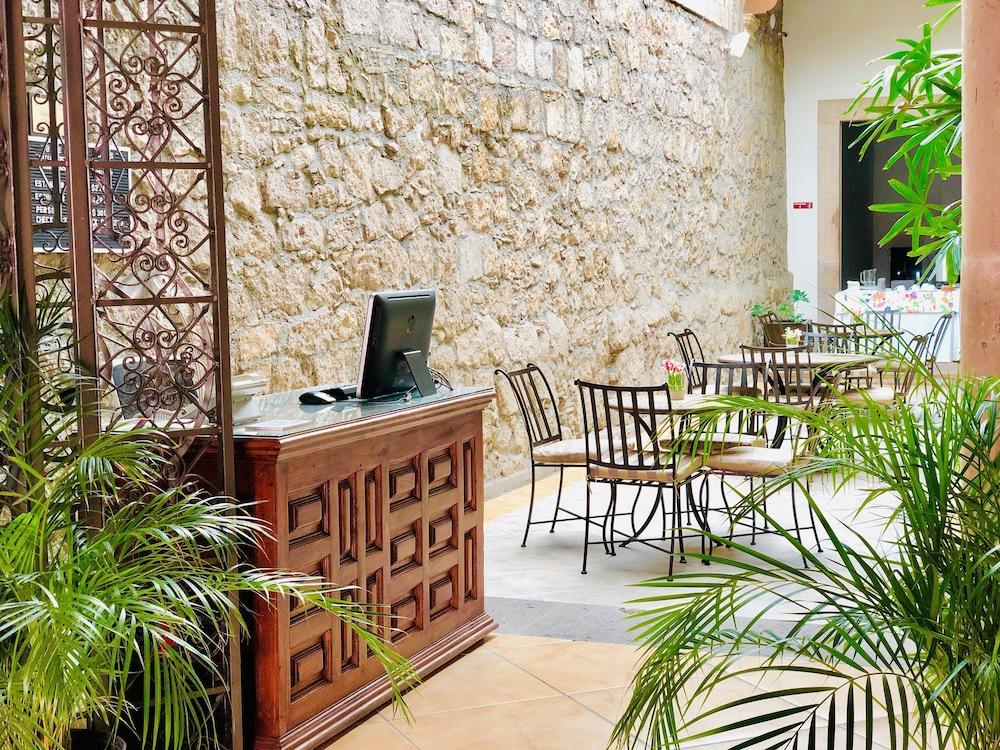 Expres By Hosting House Hotel Morelia