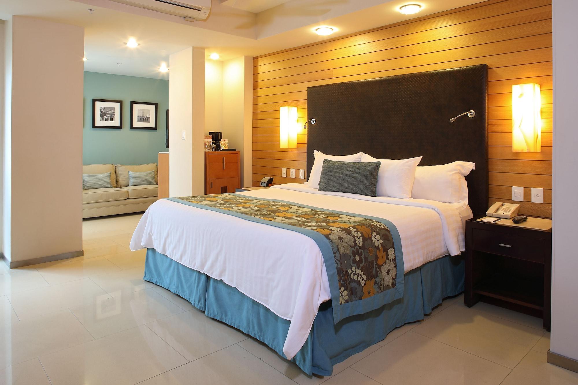 Emporio Hotel 5*
