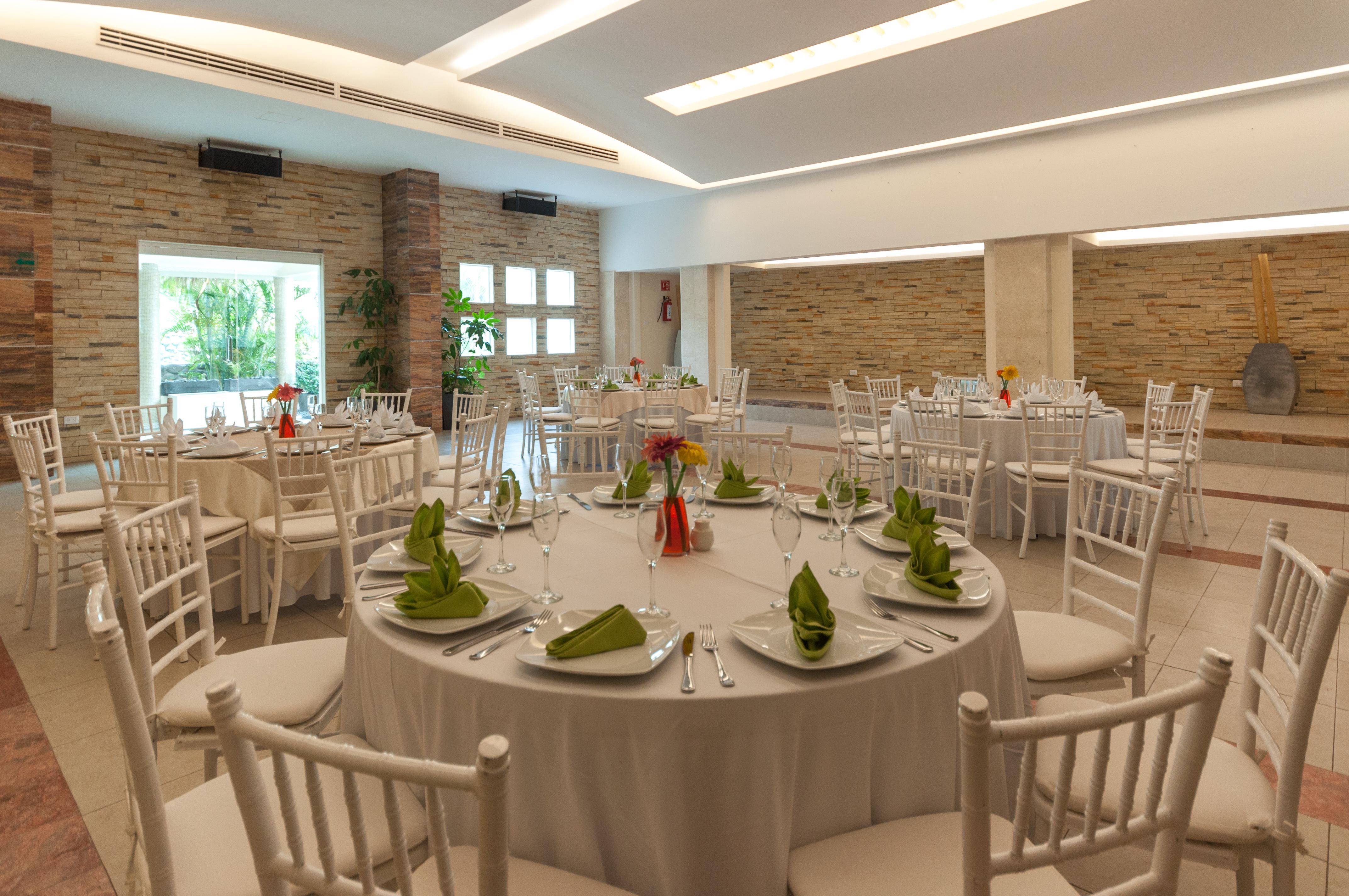 Artisan Family Hotels & Resort Collection Playa Esmeralda 5*