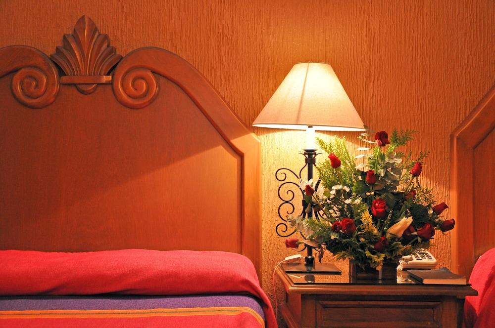 La Parroquia 4* Patzcuaro