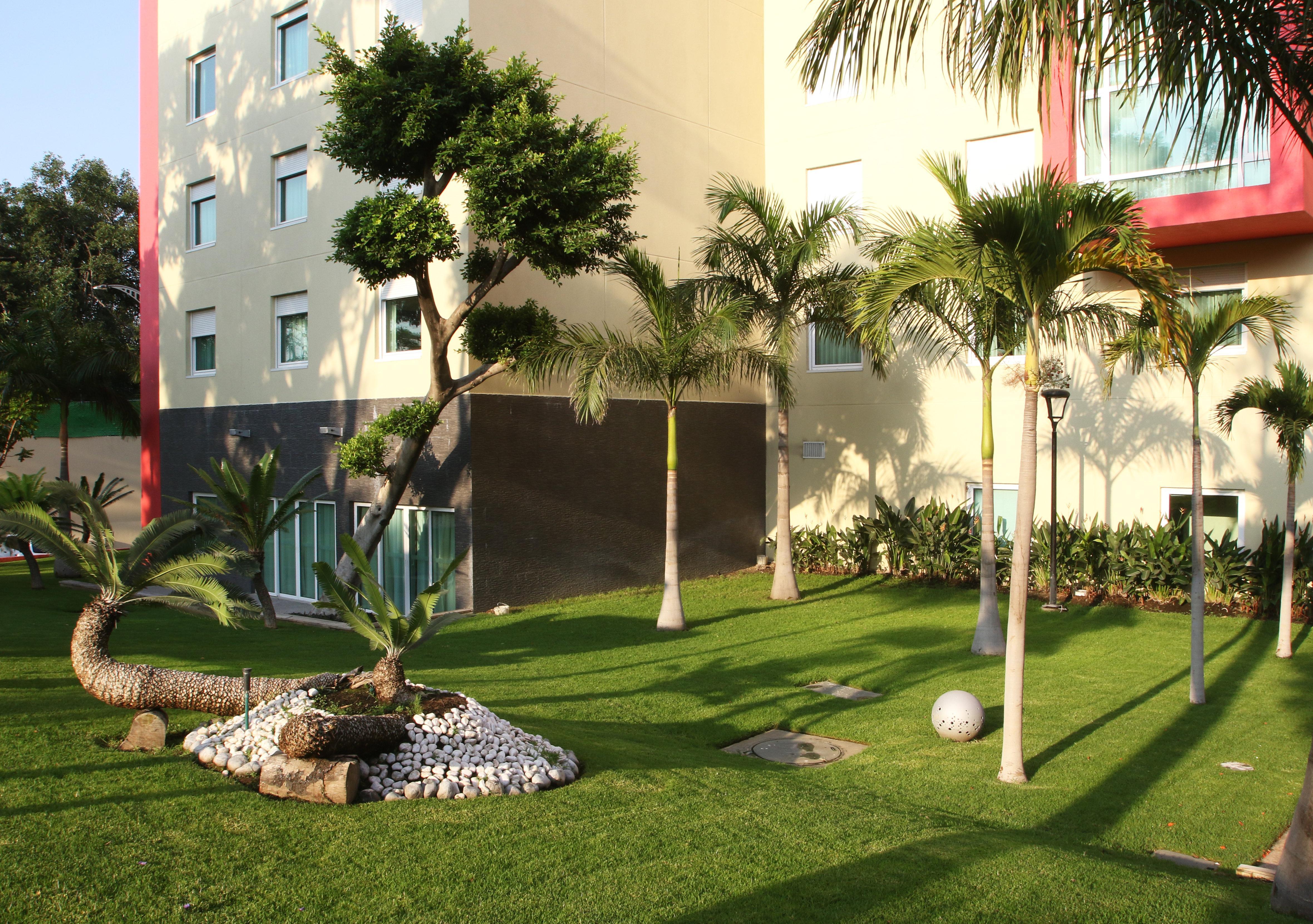 Express & By Ihg