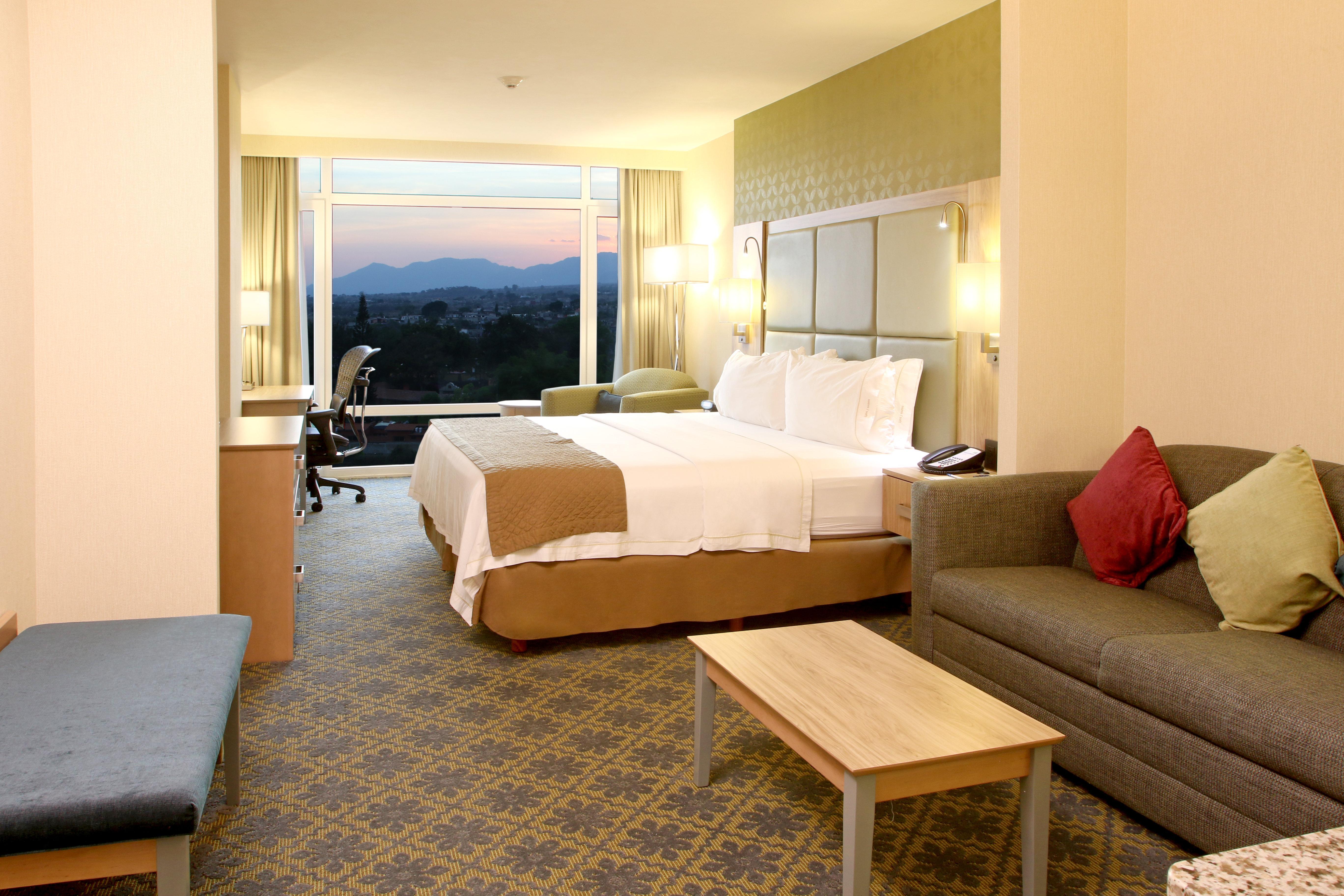Express & By Ihg 3*