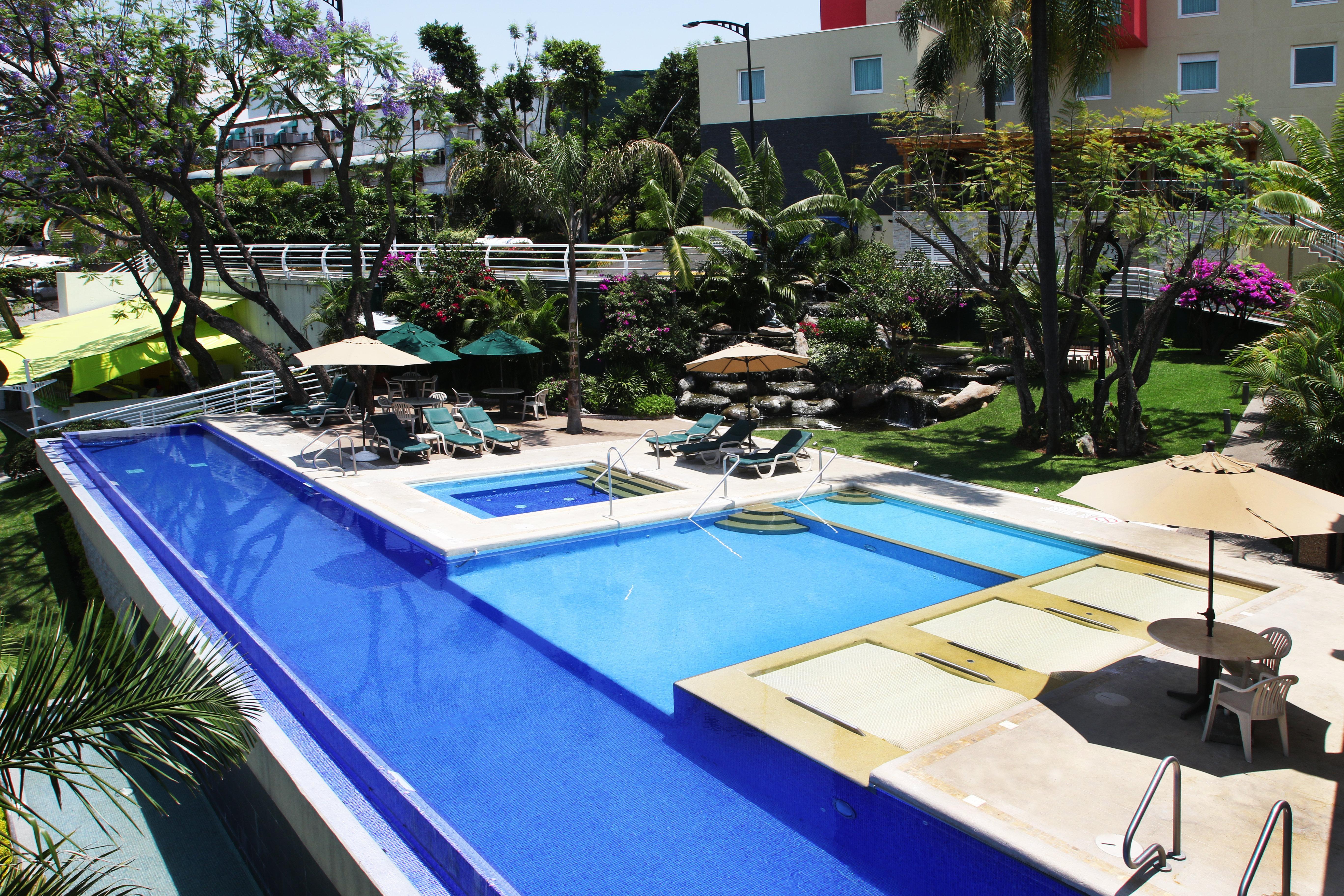 Resort Express & By Ihg 3*