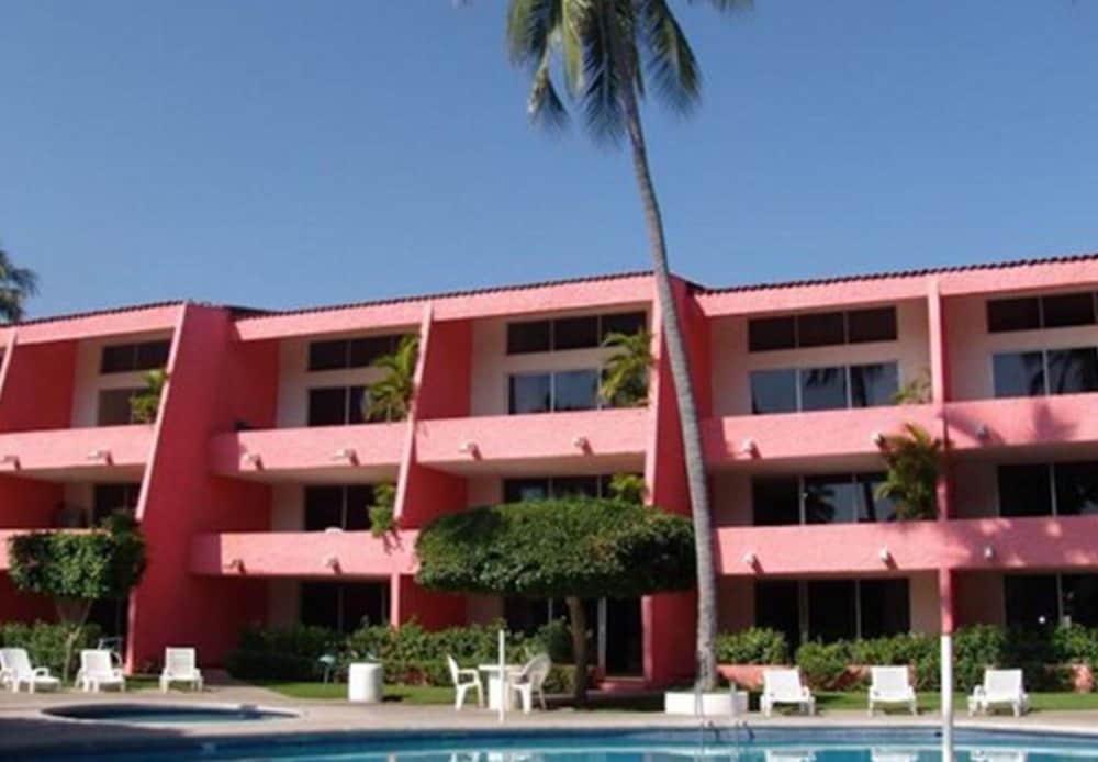 Hotel Coral Ixtapa 3*