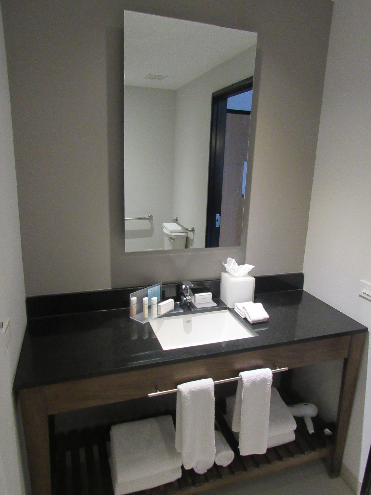 Hampton By Hilton Cumbres Hotel Cancun