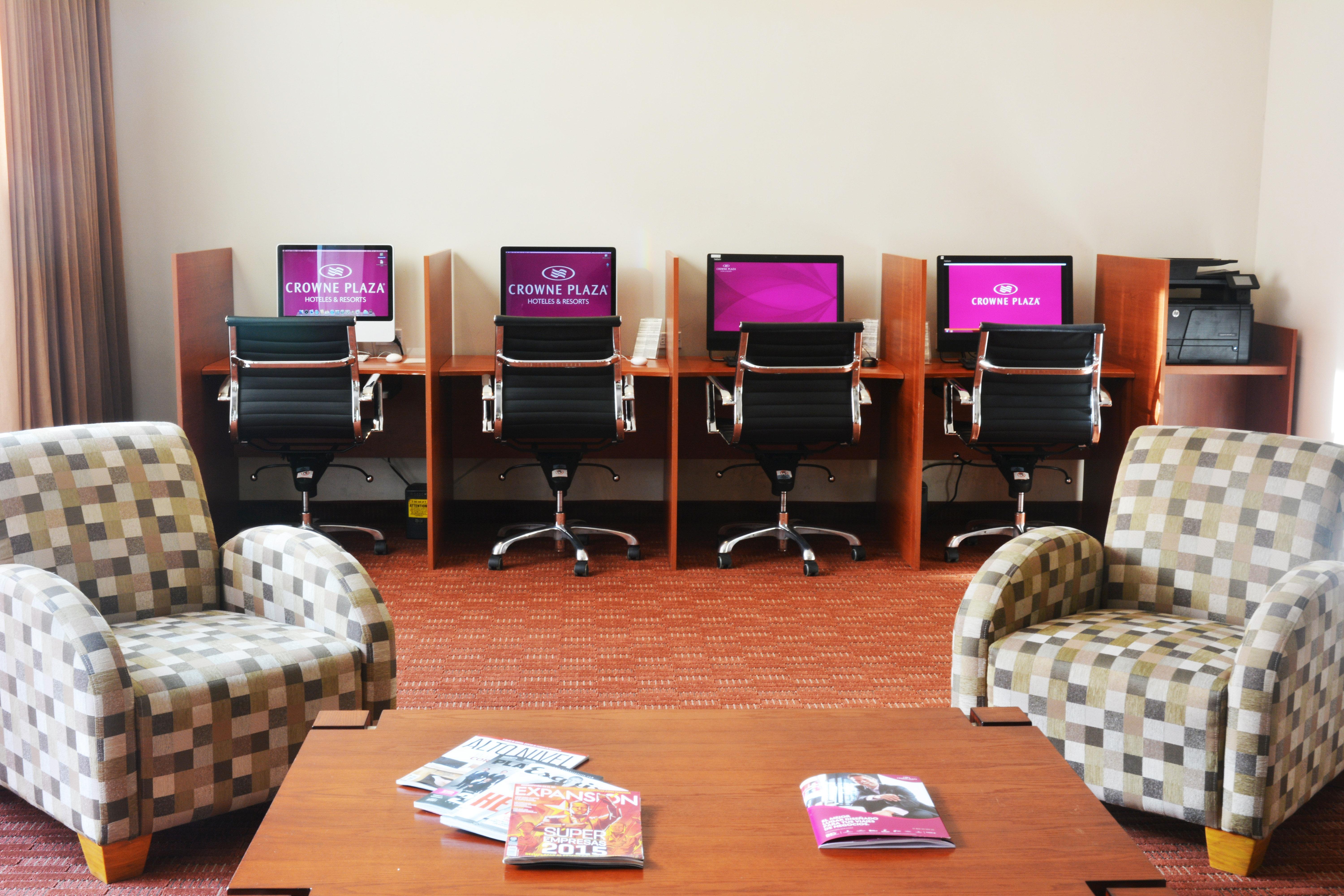 Crowne Plaza Aeropuerto By Ihg Hotel