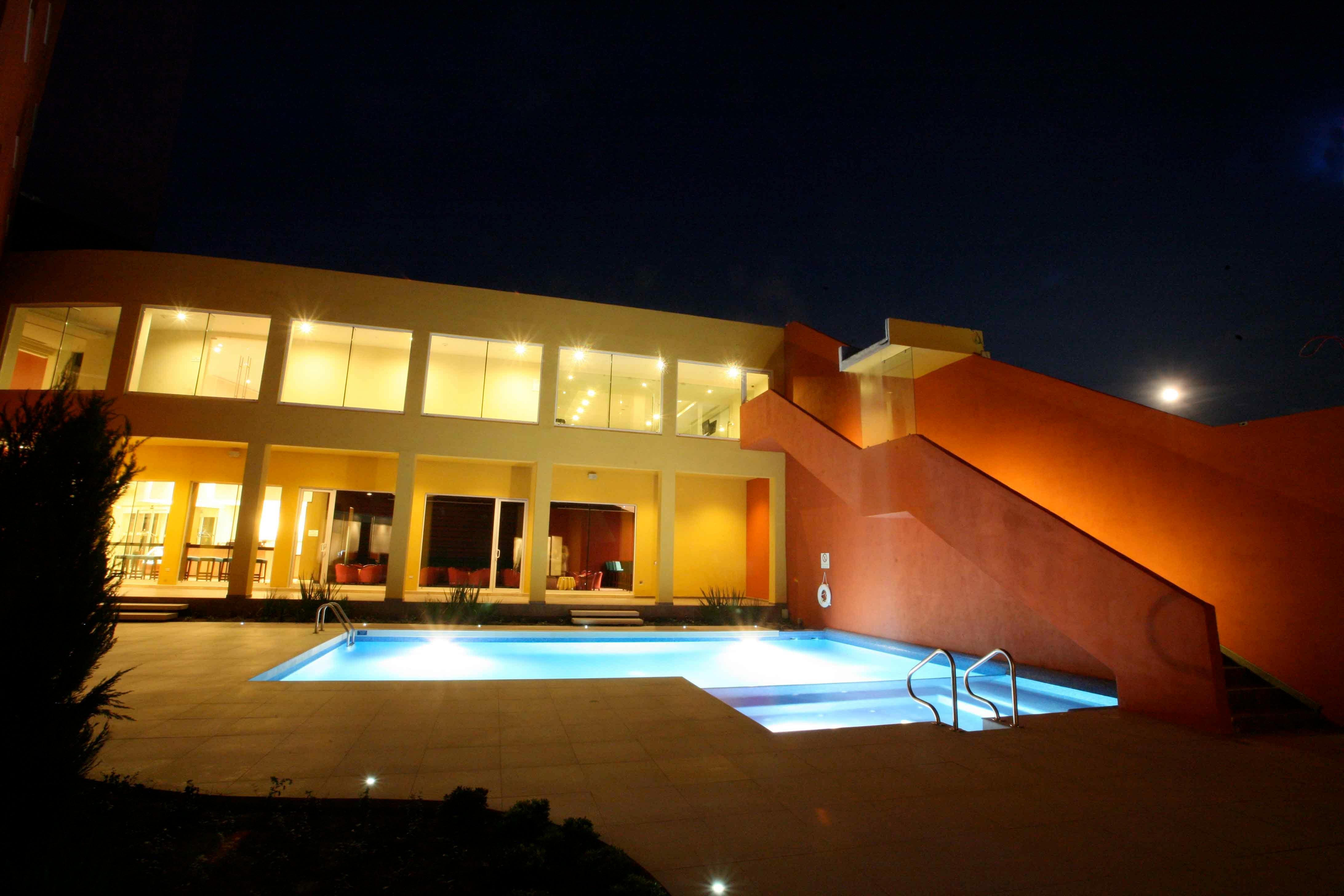Crowne Plaza Aeropuerto By Ihg 5*