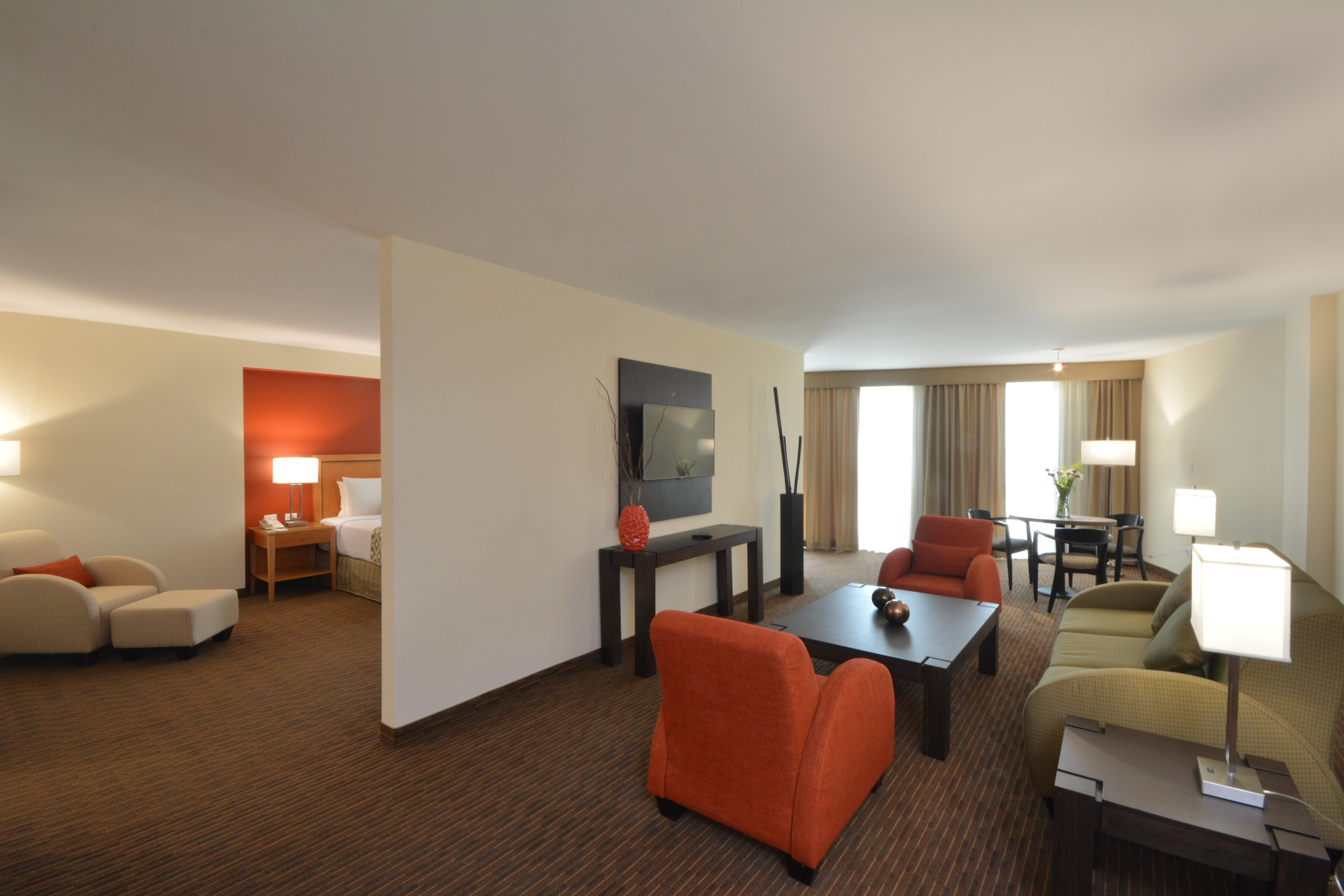Crowne Plaza Aeropuerto By Ihg Hotel