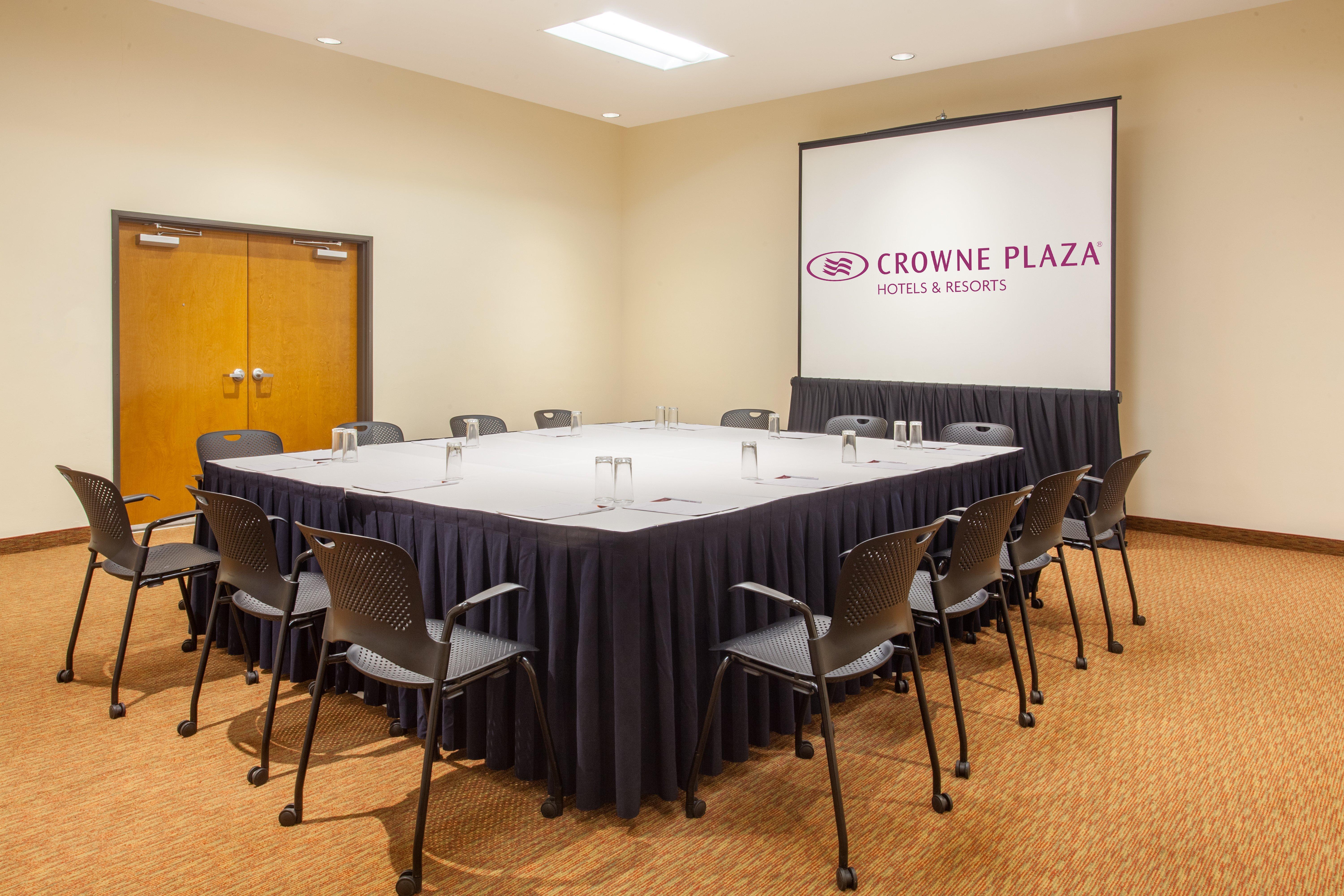 Crowne Plaza Aeropuerto By Ihg Hotel