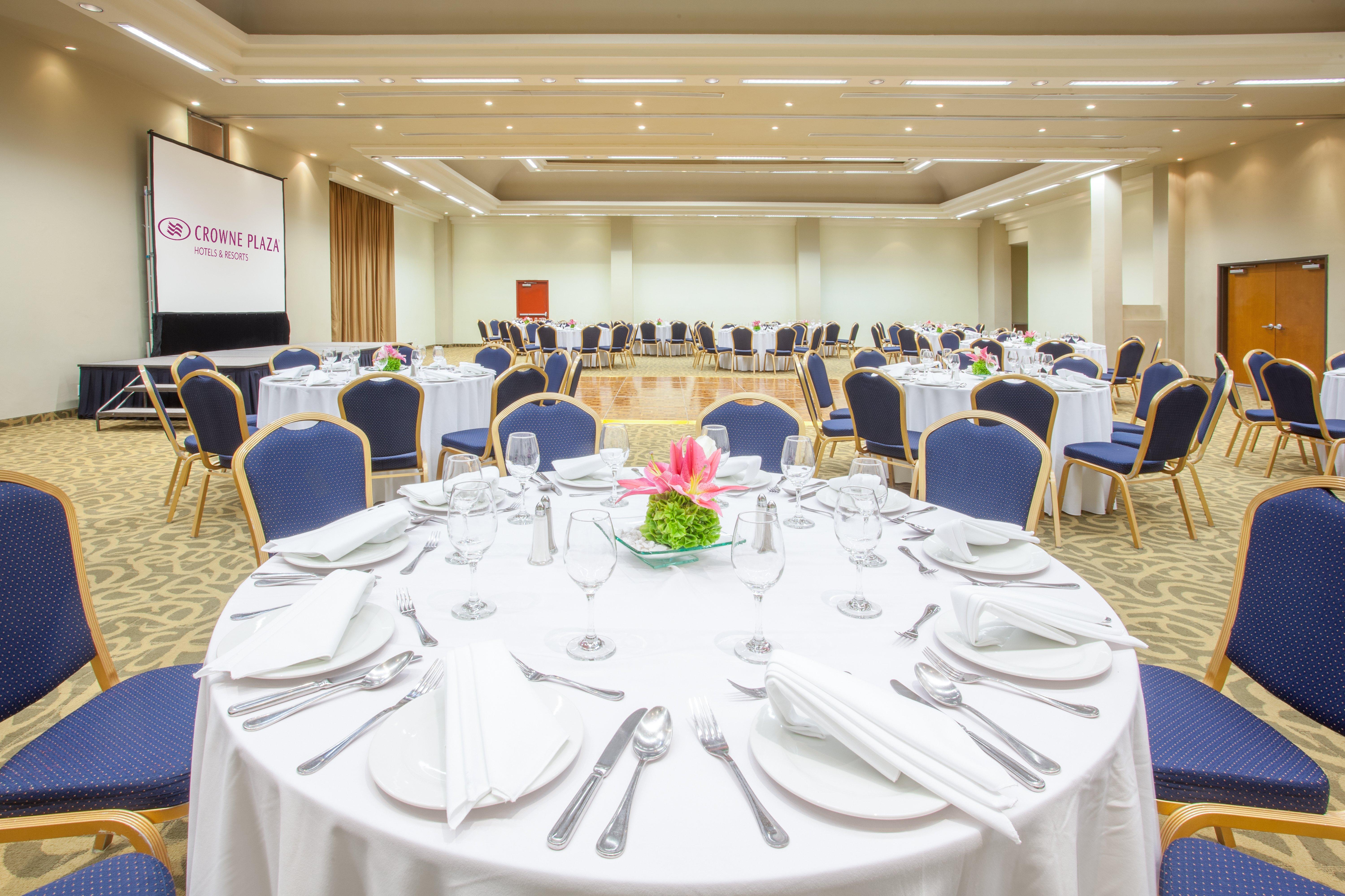 Hotel Crowne Plaza Aeropuerto By Ihg 5*