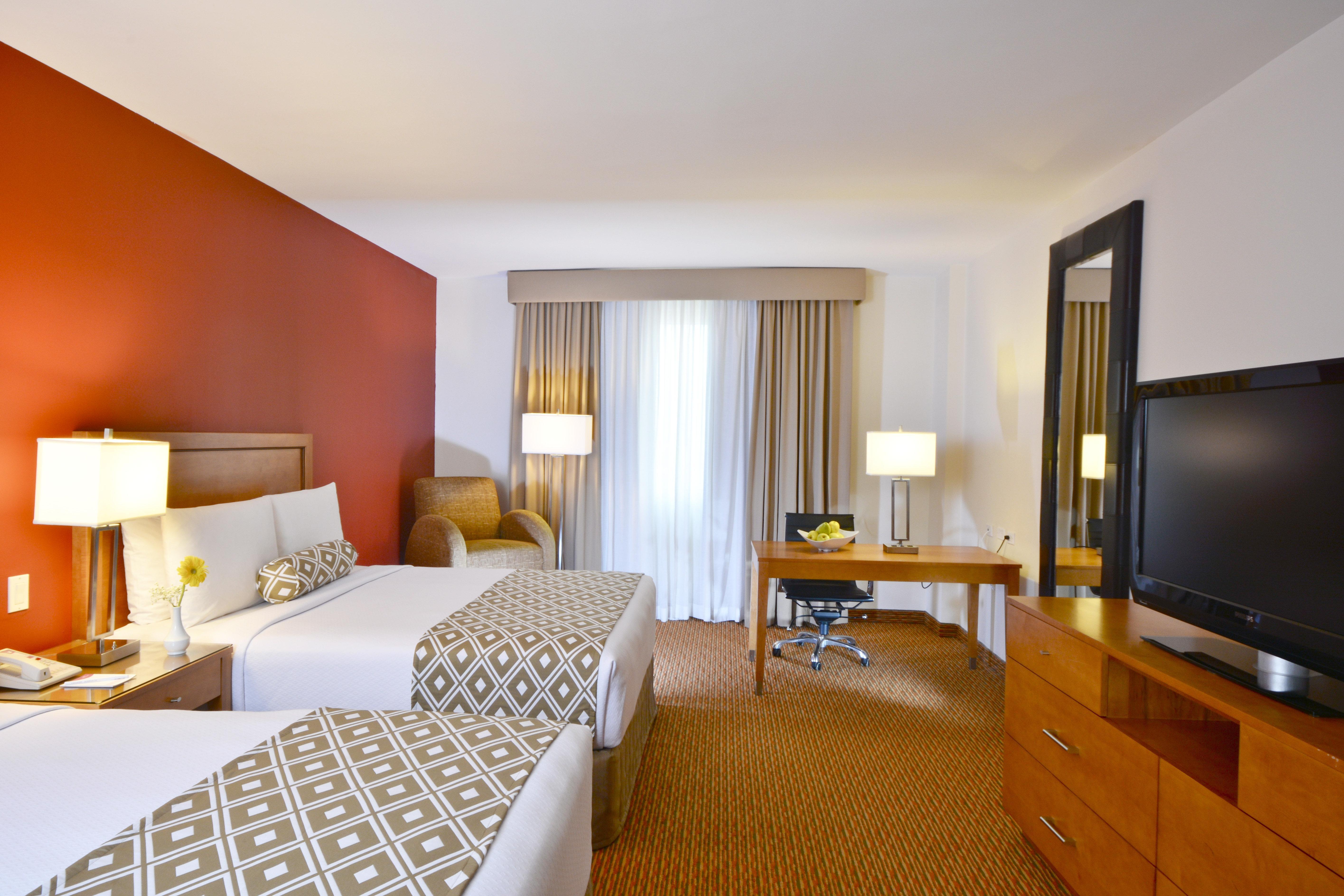 Hotel Crowne Plaza Aeropuerto By Ihg