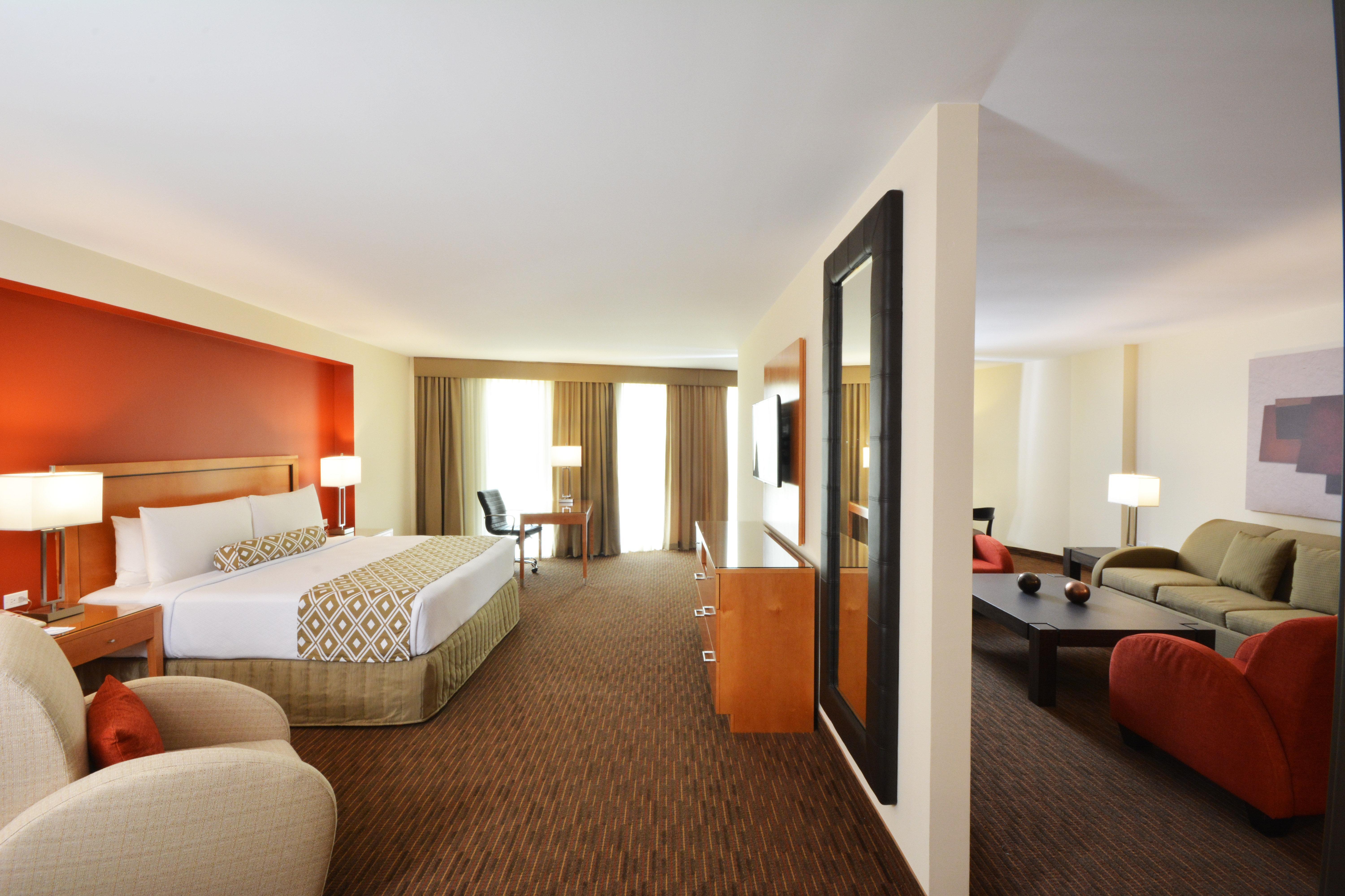 Hotel Crowne Plaza Aeropuerto By Ihg
