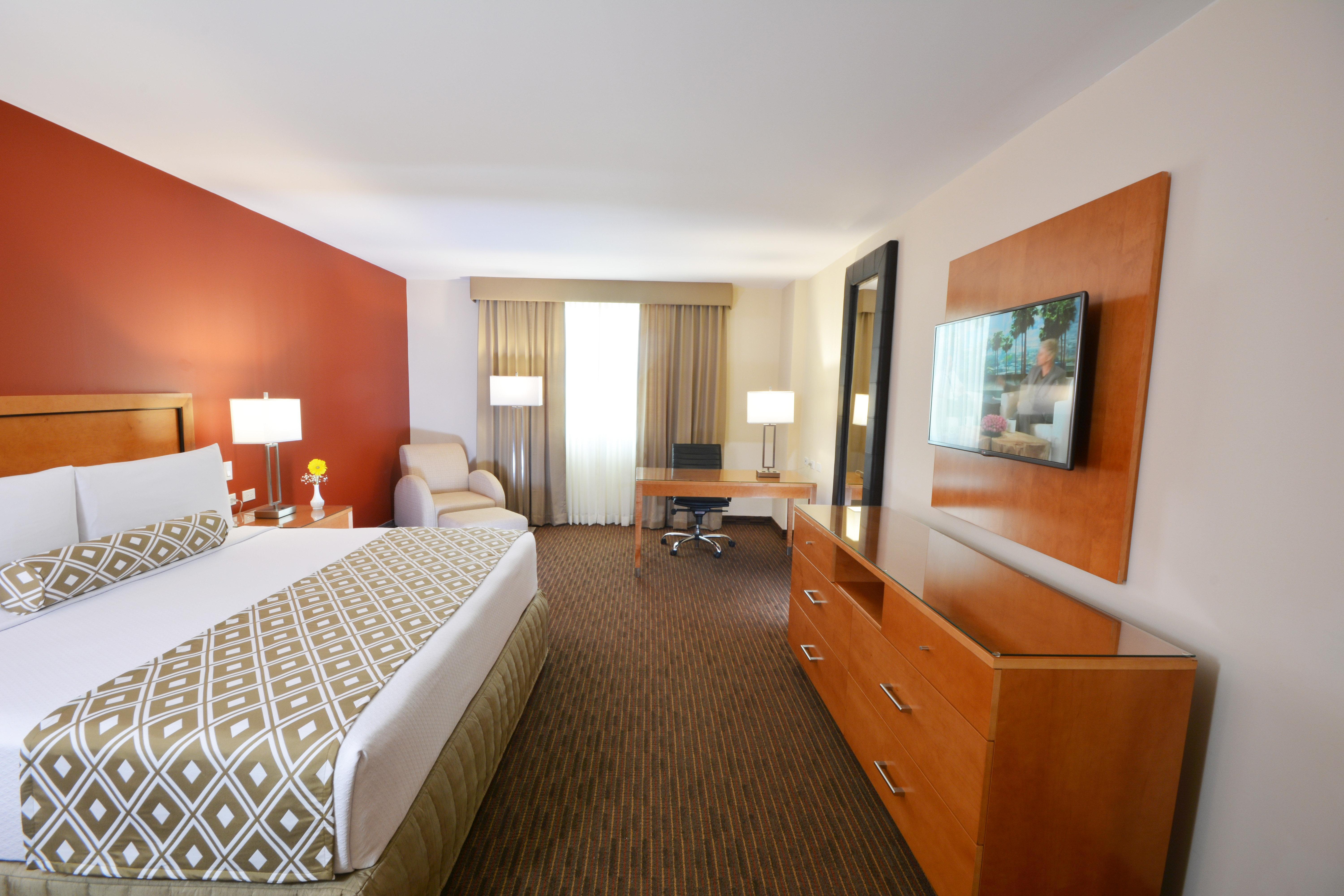 Crowne Plaza Aeropuerto By Ihg