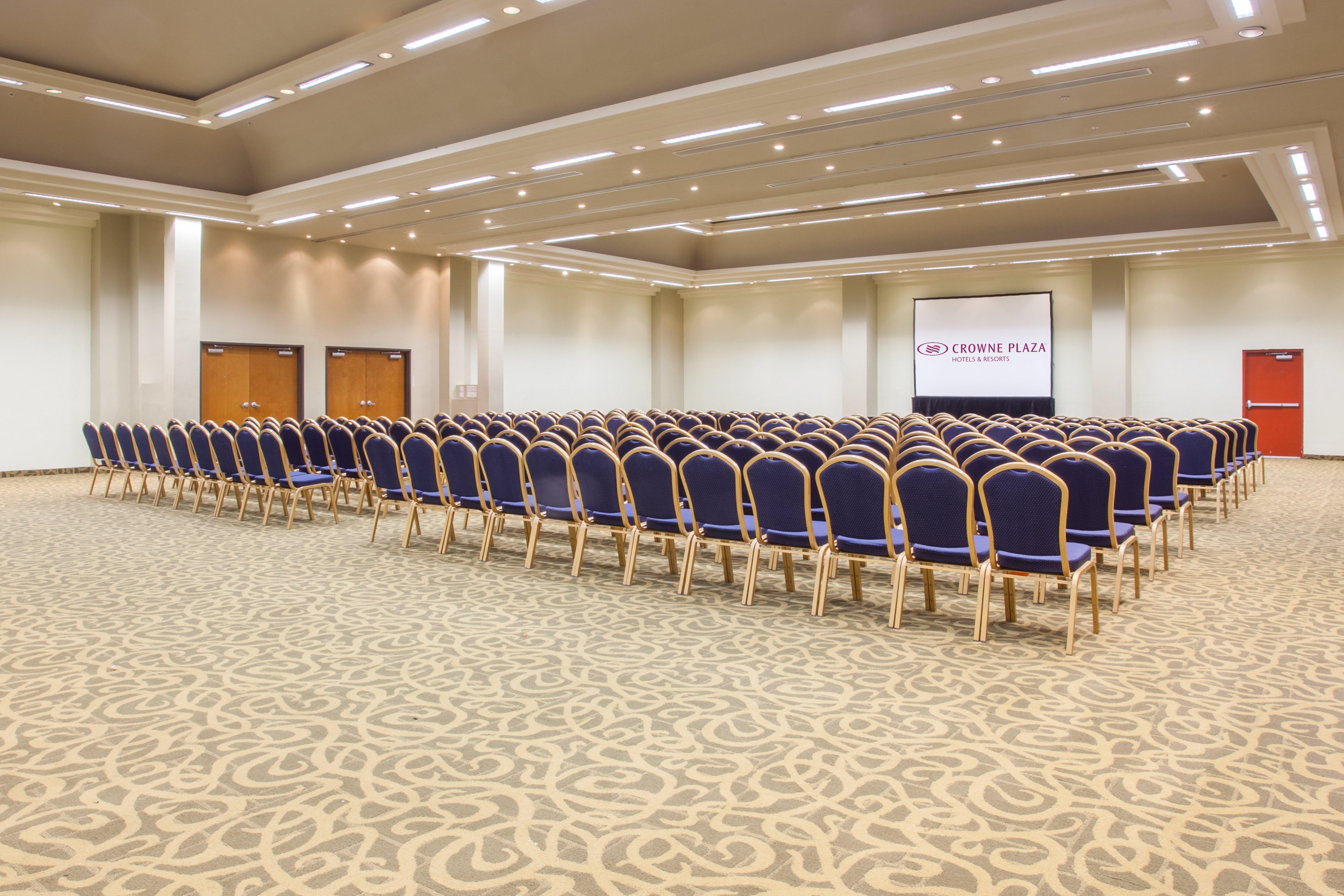 Hotel Crowne Plaza Aeropuerto By Ihg 5*