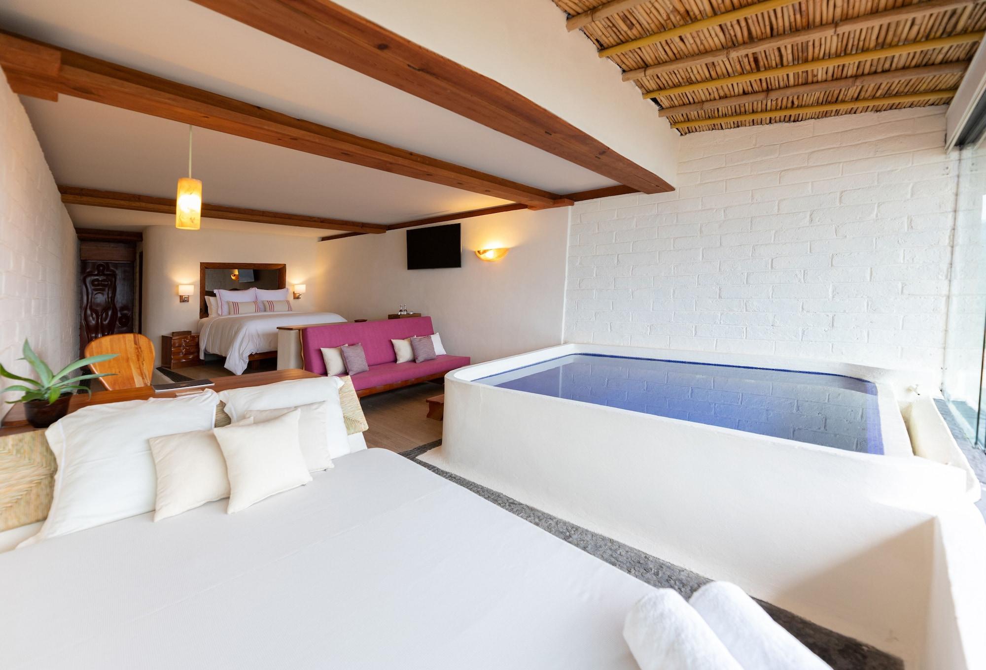 Resort El Santuario & 5*