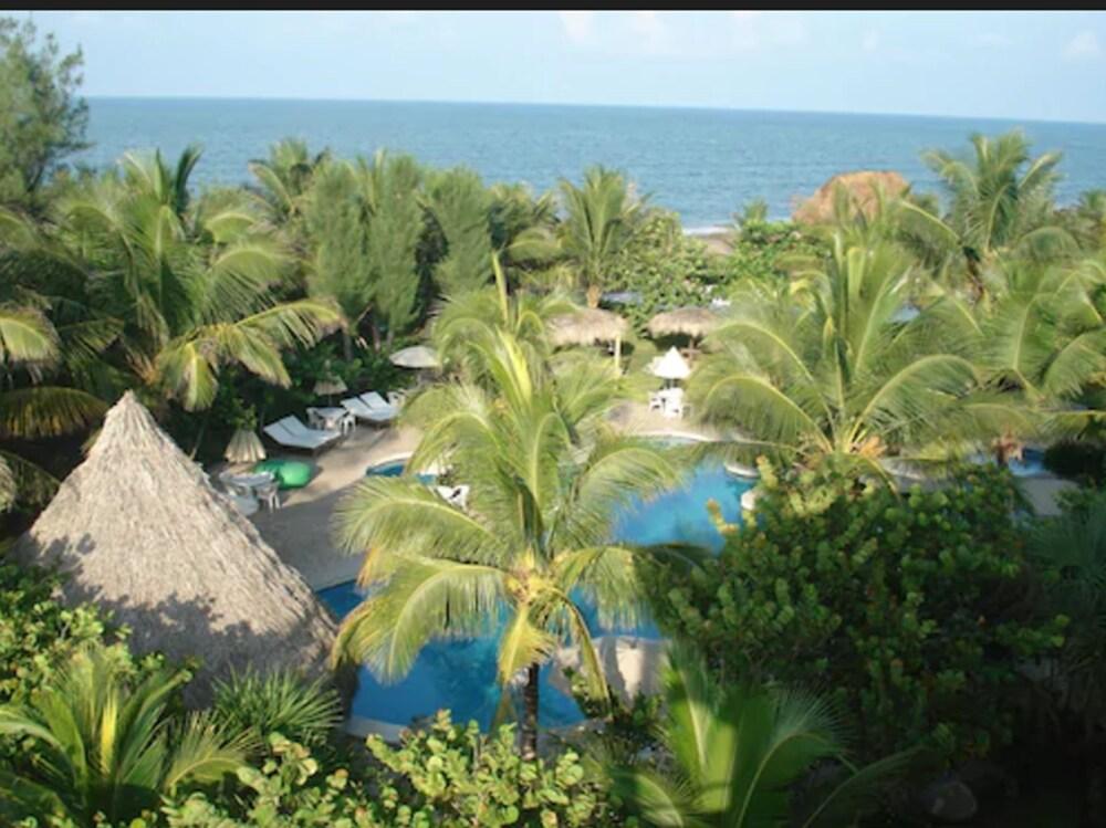 Istirincha Hotel 4*