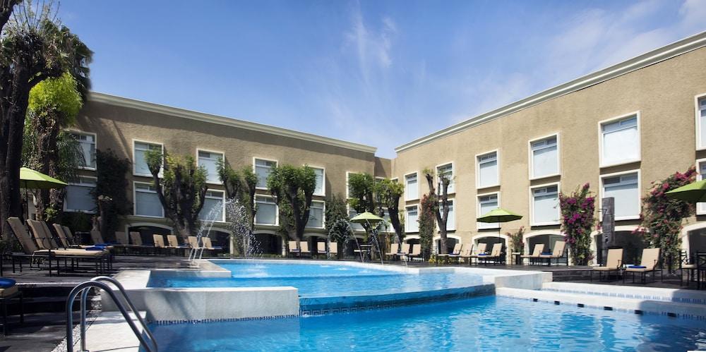 Plaza Camelinas Hotel 4*