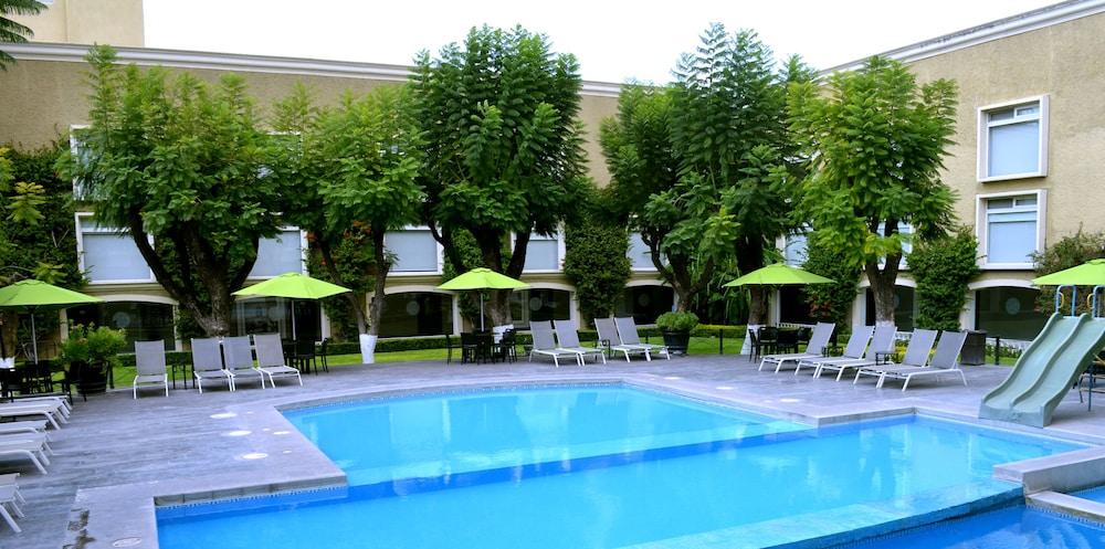 Plaza Camelinas Hotel 4*