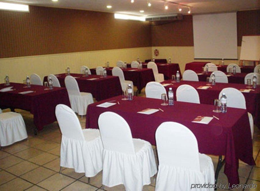 Real De Minas Poliforum Hotel