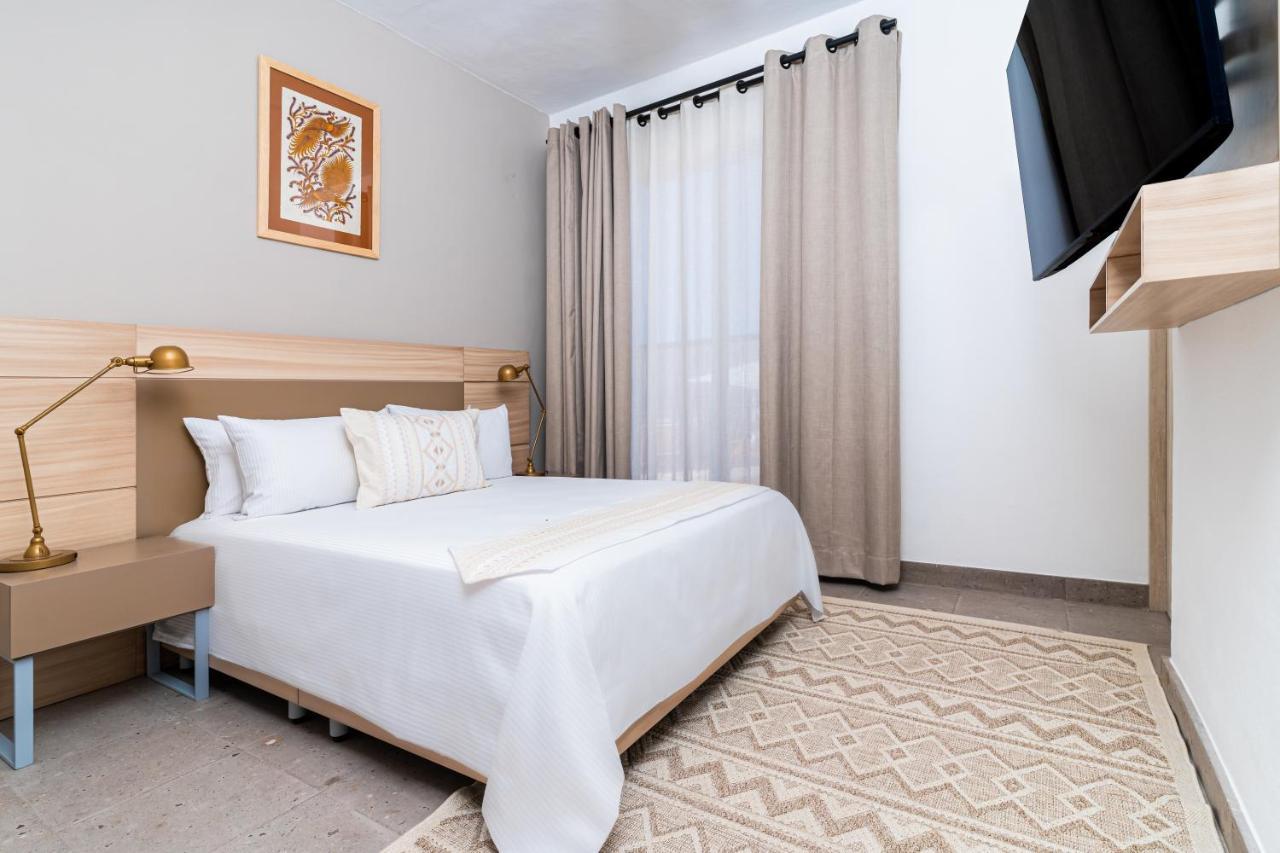 Krystal Grand Residences & 4*