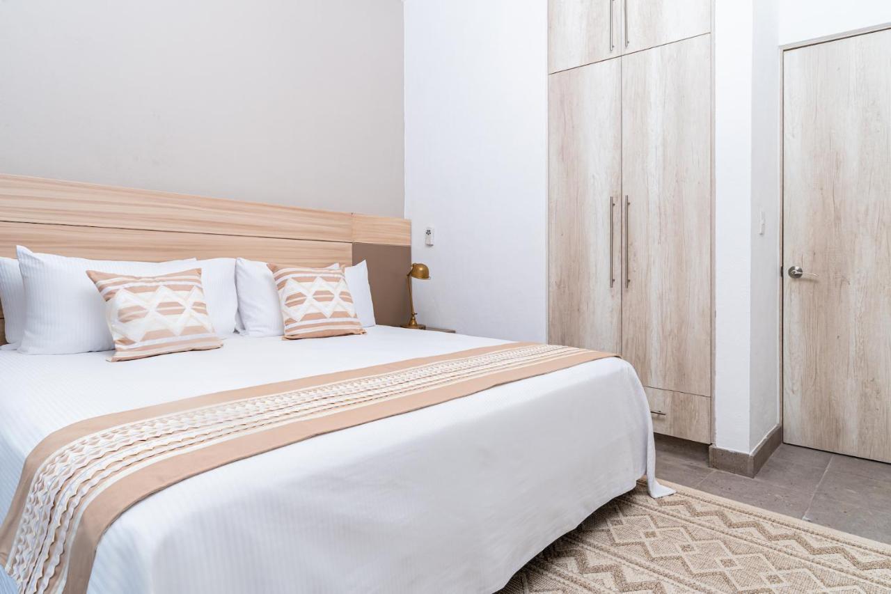 Hotel Krystal Grand Residences & 4*