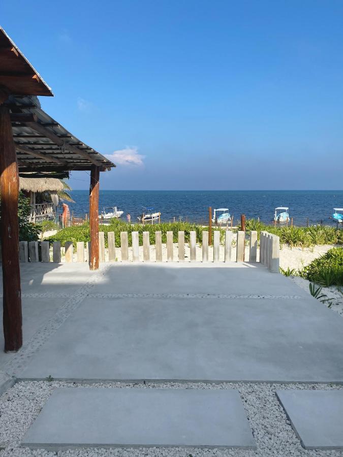 Casa Lucia Beachfront