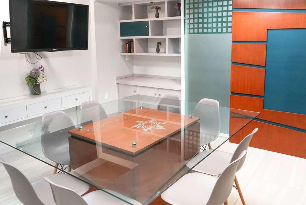 Hotel Tryp By Wyndham 4*