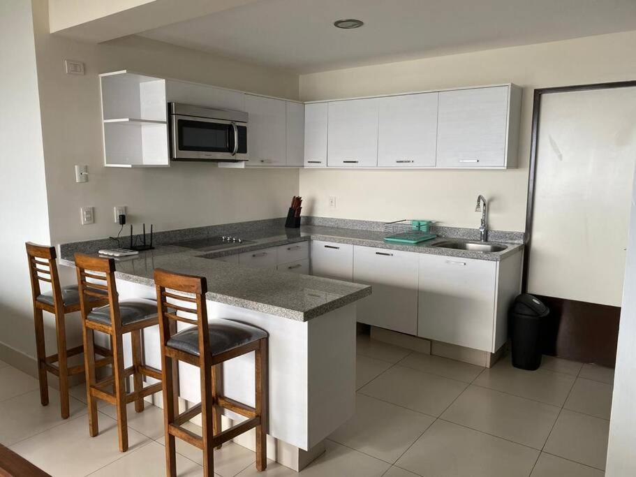 Hermoso Departamento De Lujo En A Pie De Playa En Ponto Horizonte Manzanillo. Hasta 8 Personas, De Lo Mejor De Manzanillo. Hermosa Vista Al Mar Apartment *