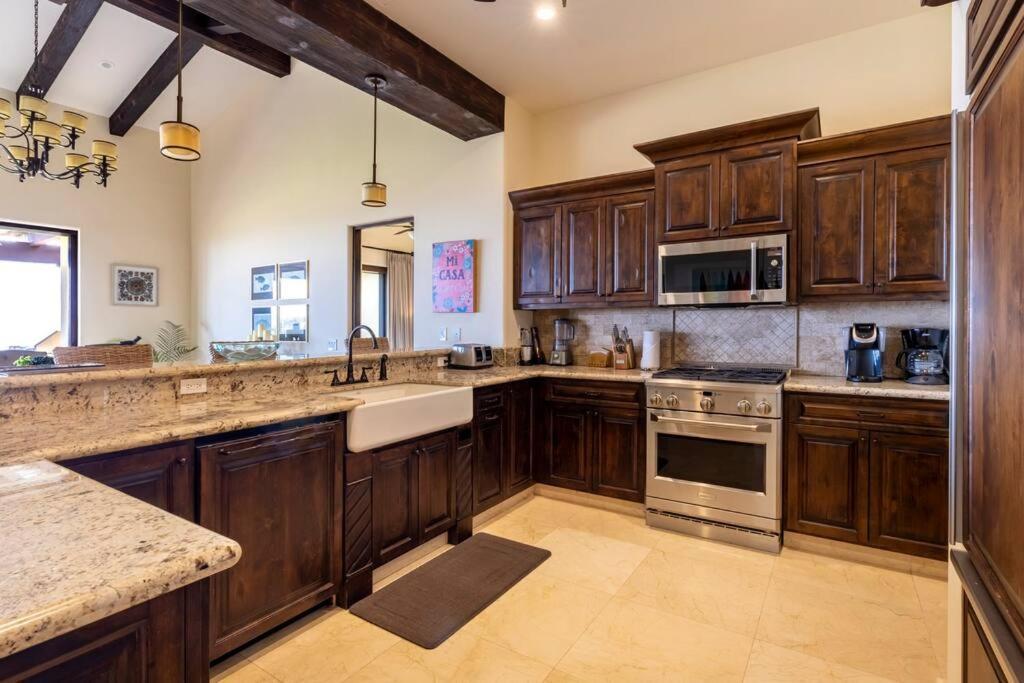 3bd Golf Front Club And Hot Tub In Plc Apartment