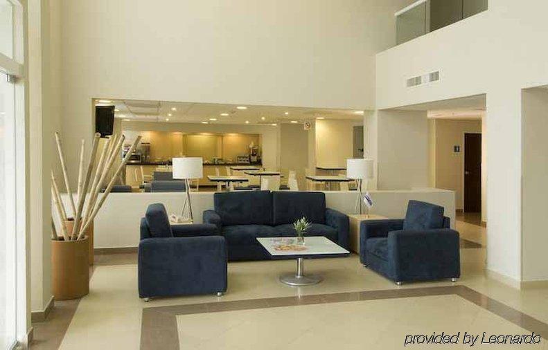 Express By Marriott Monterrey Aeropuerto Hotel